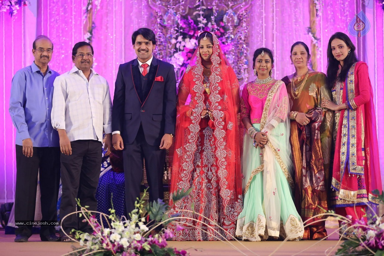 Celebs at Ali Brother Khayum Wedding Reception 01 - 16 / 19 photos