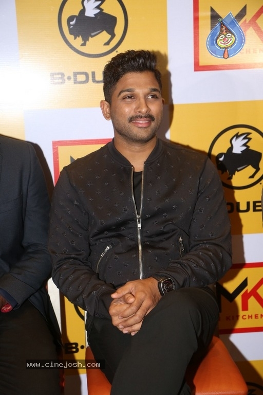 Allu Arjun Launches Buffalo Wild Wings Restaurant - 4 / 41 photos