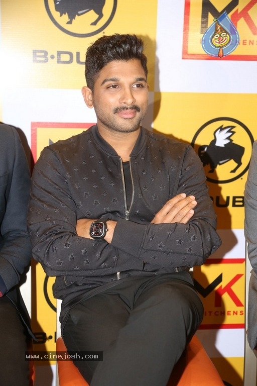 Allu Arjun Launches Buffalo Wild Wings Restaurant - 7 / 41 photos