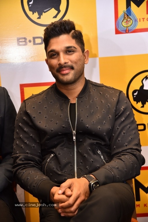 Allu Arjun Launches Buffalo Wild Wings Restaurant - 8 / 41 photos