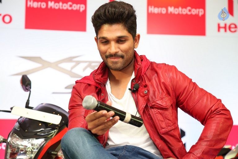 Allu Arjun Launches Hero Motocorp Bikes - 13 / 42 photos