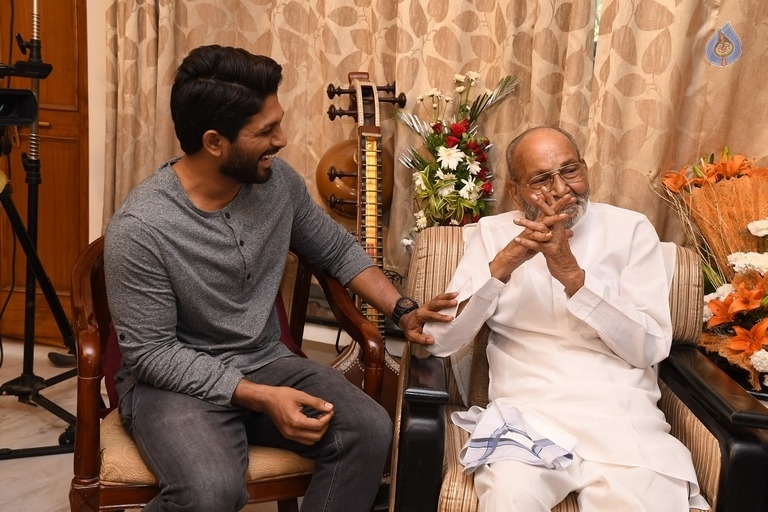 Allu Arjun Meets K Viswanath - 6 / 9 photos