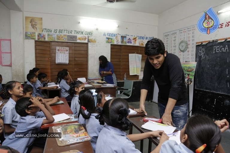 Allu Sirish At Government Primary School - 3 / 21 photos