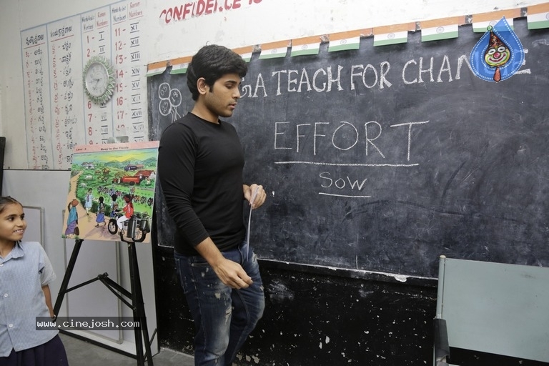 Allu Sirish At Government Primary School - 5 / 21 photos