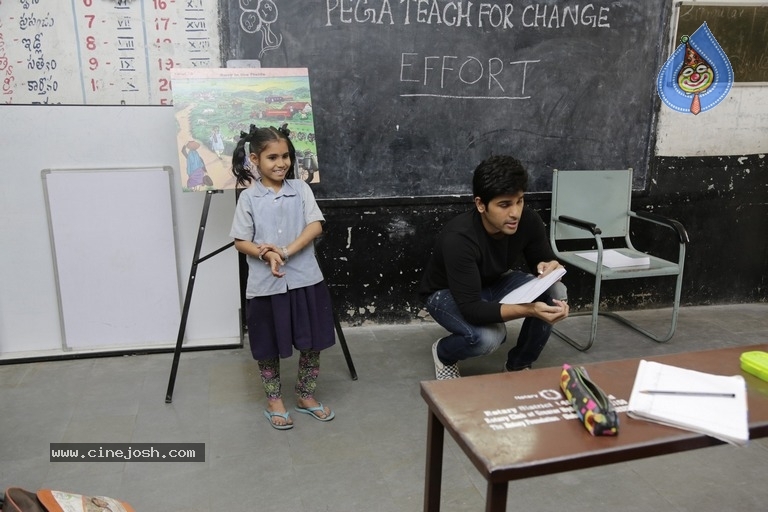 Allu Sirish At Government Primary School - 20 / 21 photos