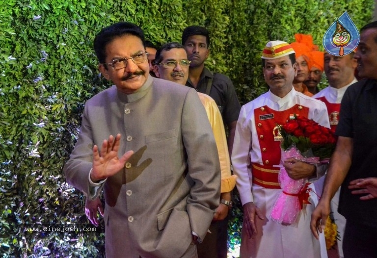 Amit Thackeray Wedding Reception Photos - 32 / 35 photos