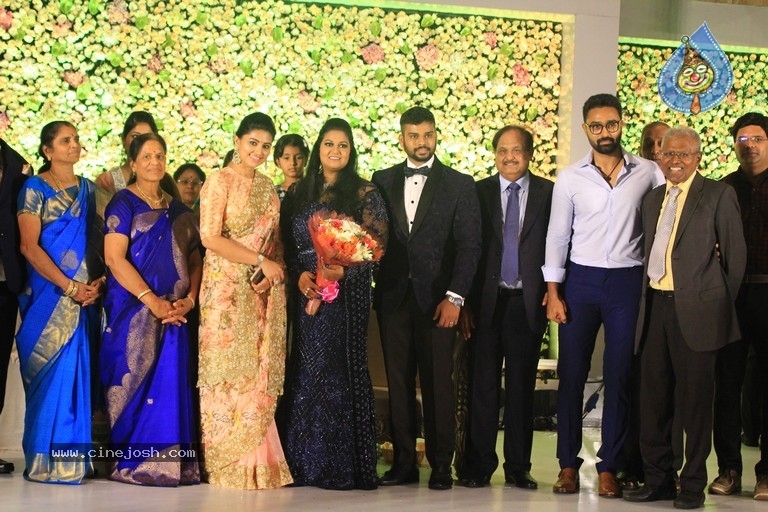 Ananthi And Vinoth Wedding Reception Stills - 9 / 18 photos