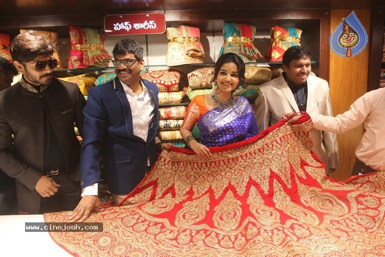 Anupama Parameswaran Inaugurates Subhamasthu Shopping Mall - 6 / 20 photos
