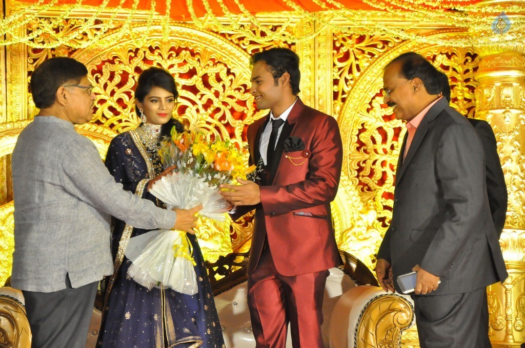 Bhuvan Sagar and Sindhusha Wedding Reception Photos - 79 / 124 photos