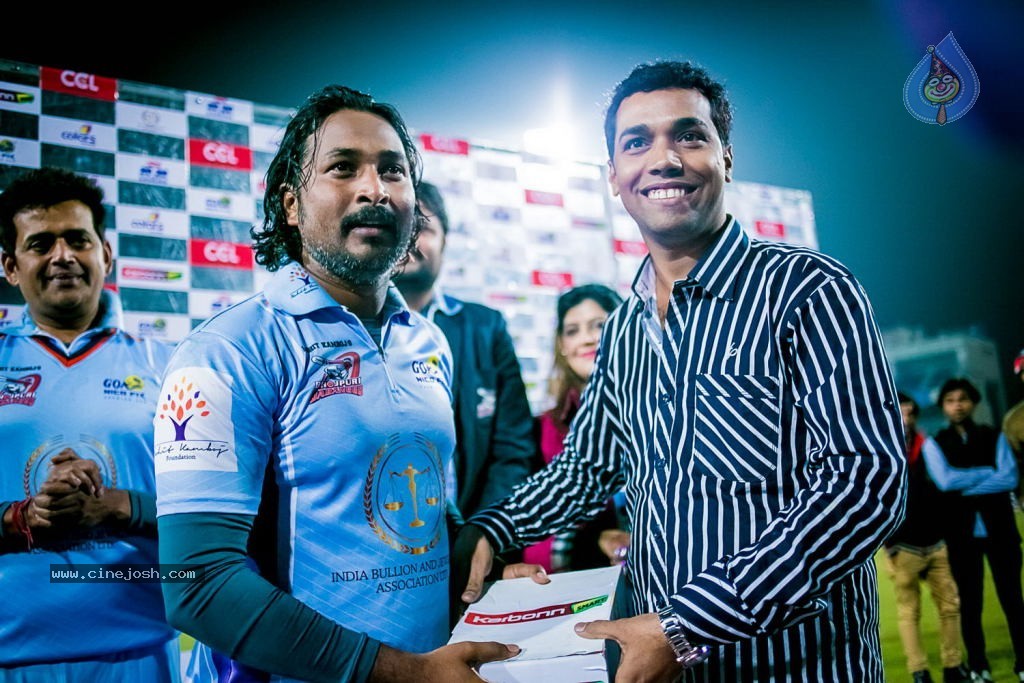 CCL4 Bhojpuri Dabanggs Vs Chennai Rhinos Match Photos - 4 / 168 photos