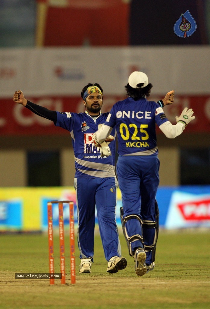 CCL 4 Final Karnataka Bulldozers Vs Kerala Strikers Match Photos - 5 / 62 photos