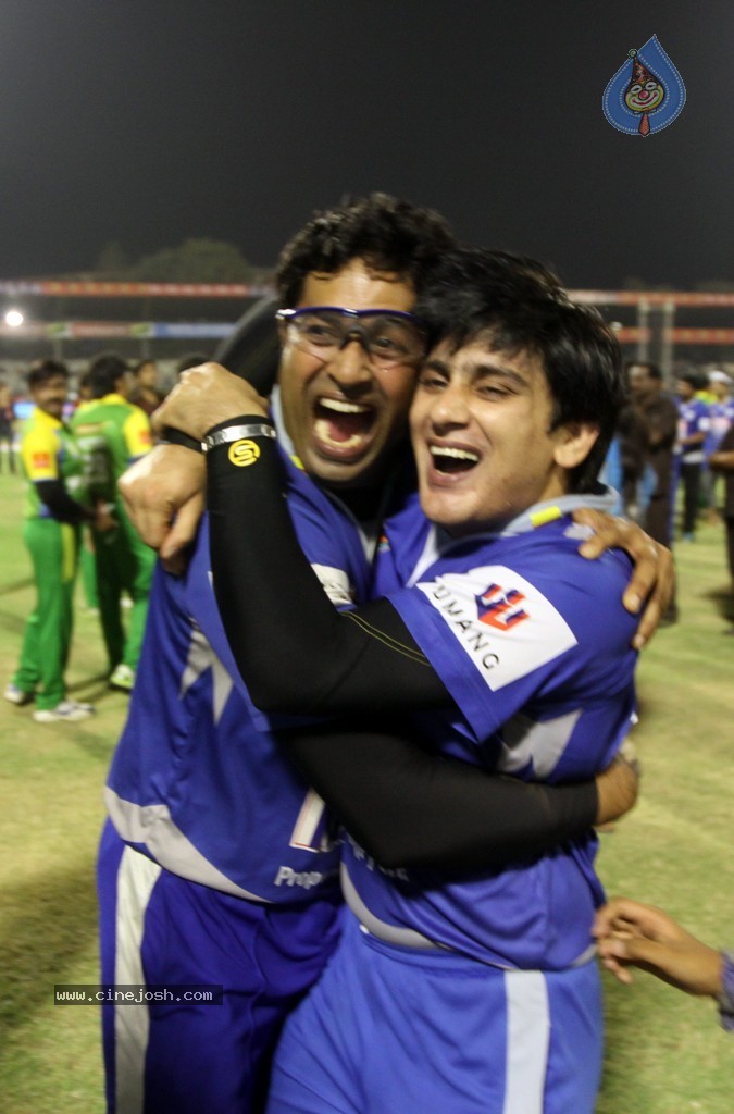 CCL 4 Final Karnataka Bulldozers Vs Kerala Strikers Match Photos - 8 / 62 photos