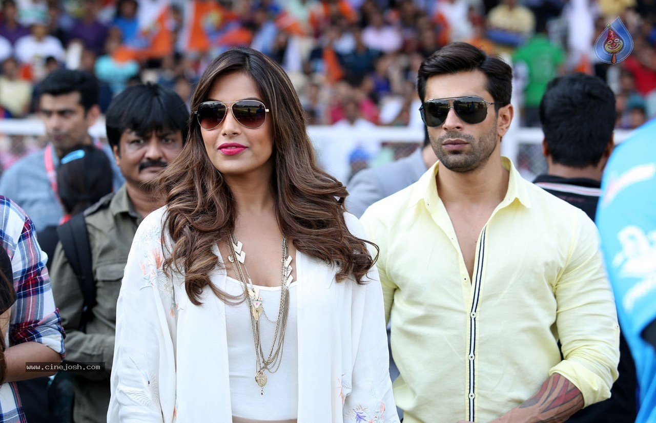 CCL 5 Mumbai Heroes Vs Veer Marathi Match - 4 / 83 photos