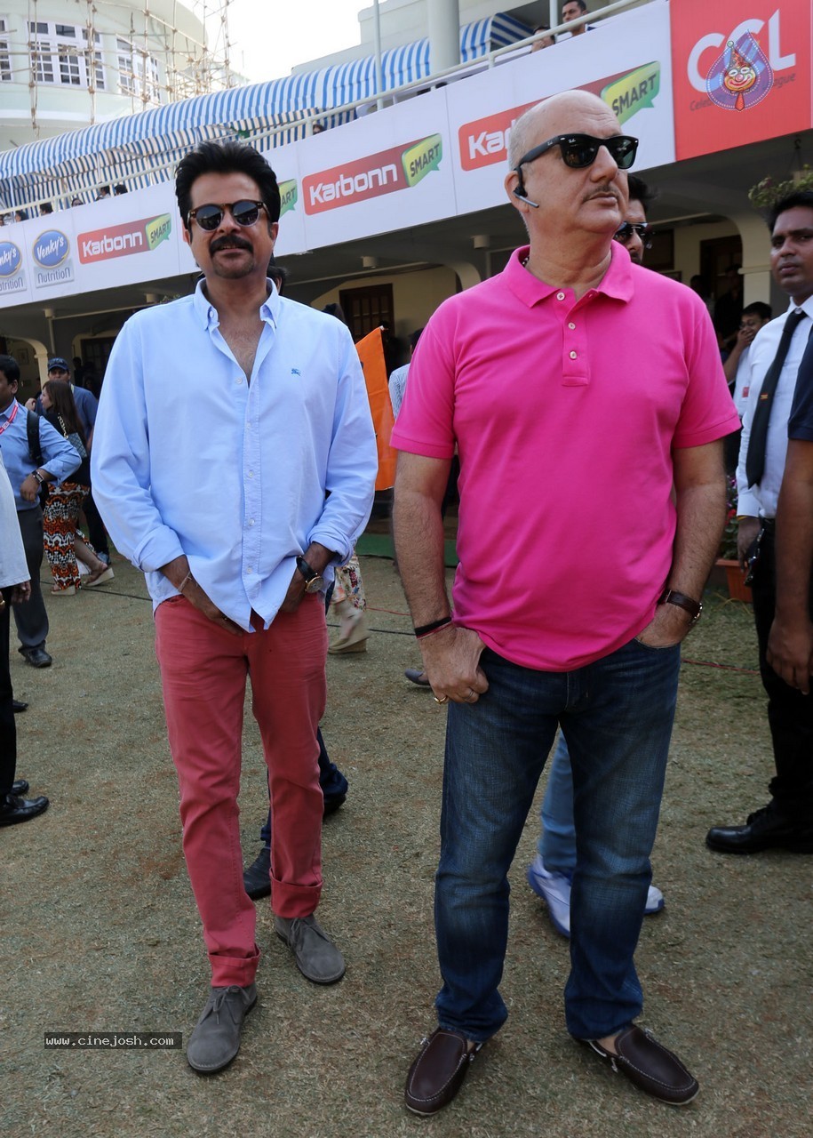 CCL 5 Mumbai Heroes Vs Veer Marathi Match - 20 / 83 photos