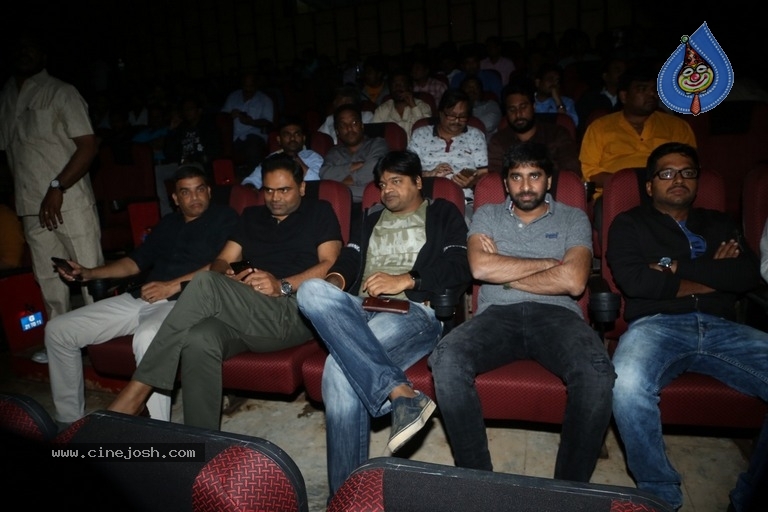 Celebrities at Jawaan Movie Premier Show - 14 / 35 photos