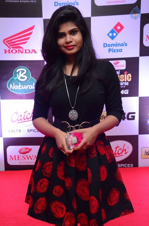 Celebrities at Mirchi Music Awards 2 - 8 / 60 photos