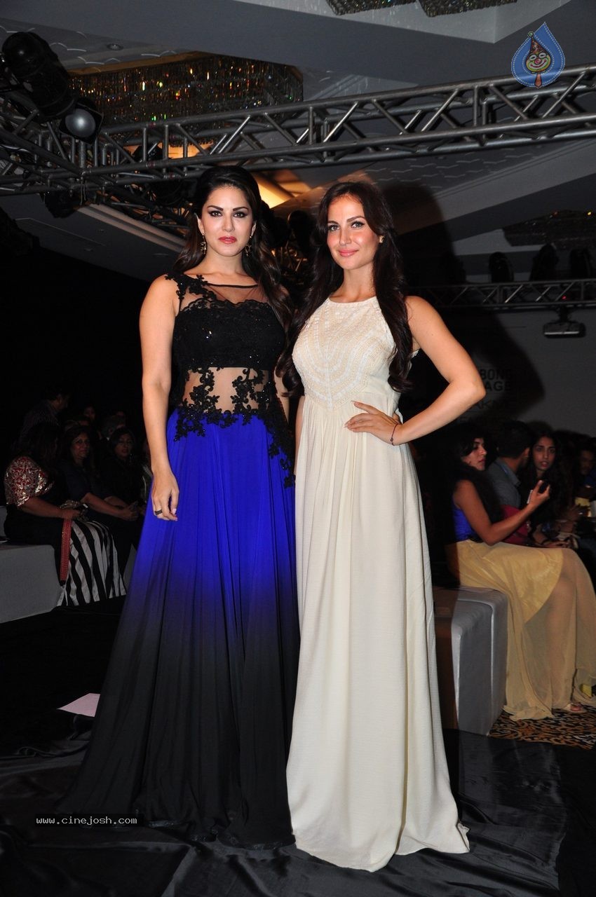 Celebs at Lakme Fahion Week 2015 - 17 / 60 photos