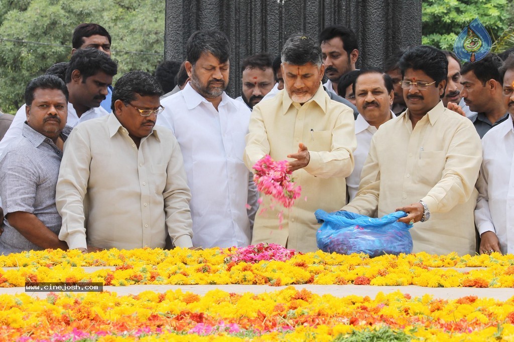 Chandrababu Naidu at NTR Ghat - 13 / 15 photos