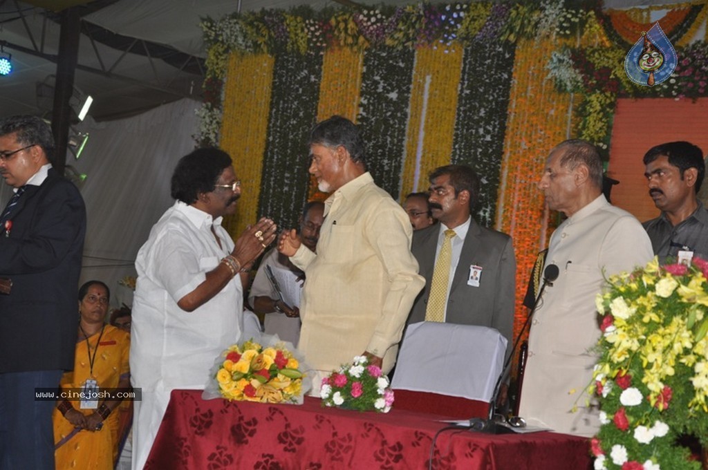 Chandrababu Naidu Sworn in as Andhra Pradesh CM - 17 / 150 photos