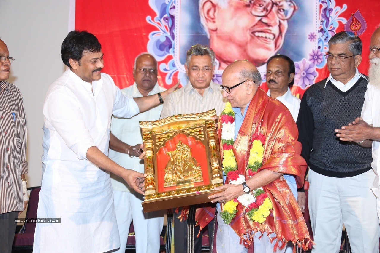 Chiranjeevi at Bapu's Film Festival 2014 - 10 / 304 photos