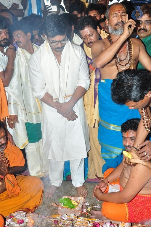 Chiranjeevi Birthday Special Pooja at Film Nagar Temple - 5 / 72 photos