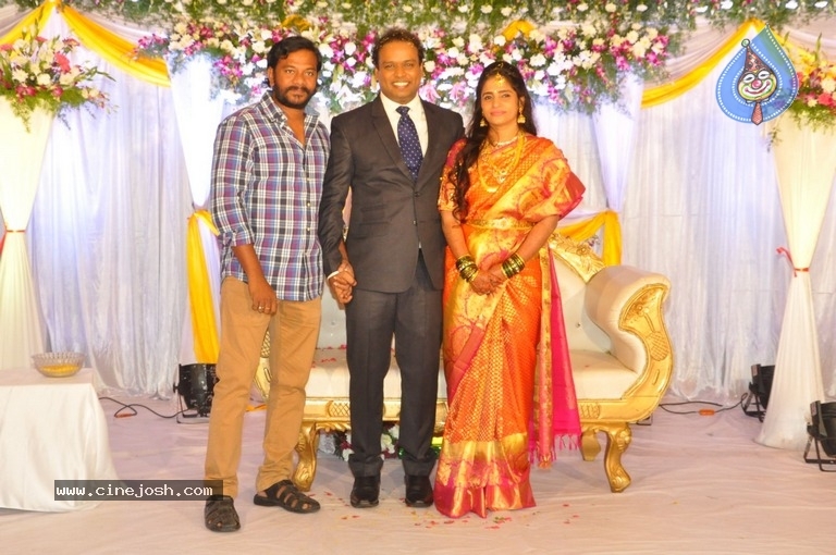 Comedian Harish Wedding Reception Photos - 12 / 29 photos
