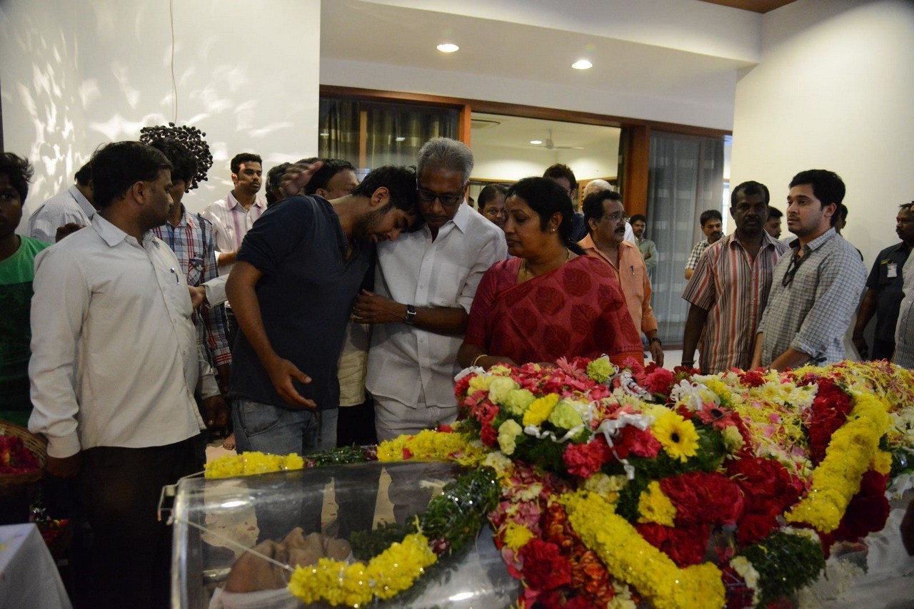 D Ramanaidu Condolences Photos 04 - 12 / 82 photos