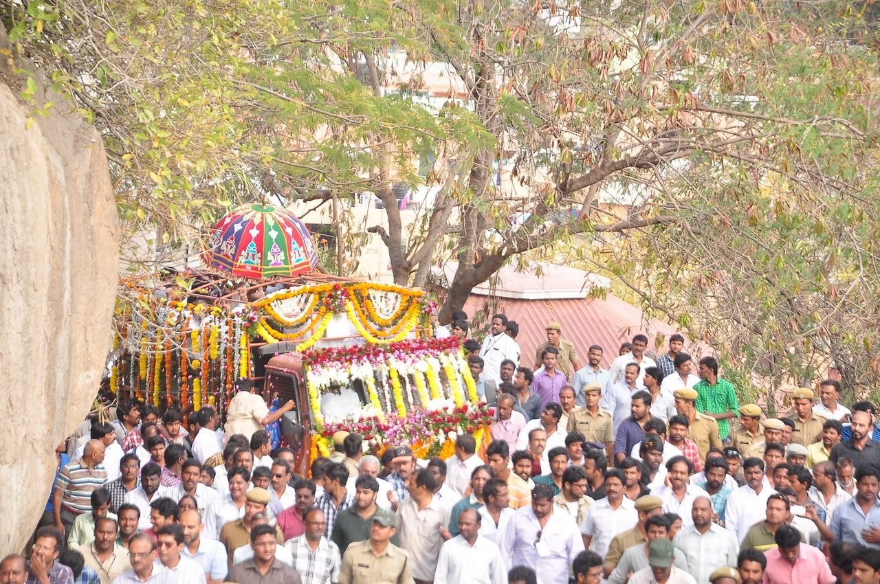 D Ramanaidu Funeral Ceremony - 1 / 326 photos