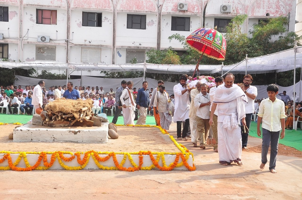 D Ramanaidu Funeral Ceremony - 12 / 326 photos