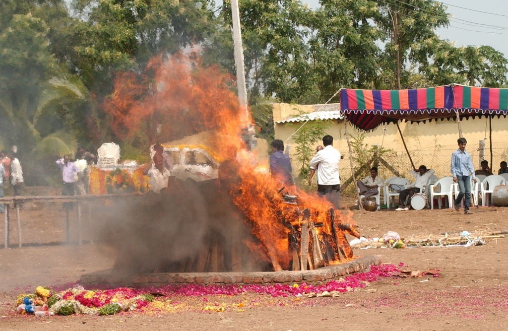 Dasari Padma Funeral Photos - 11 / 61 photos