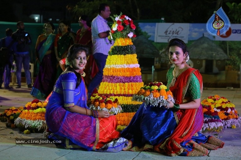 Deepthi Mamidi Organised Bathukamma Celebrations at Madhapur - 5 / 38 photos