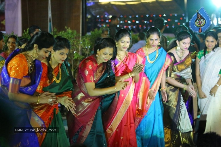 Deepthi Mamidi Organised Bathukamma Celebrations at Madhapur - 26 / 38 photos