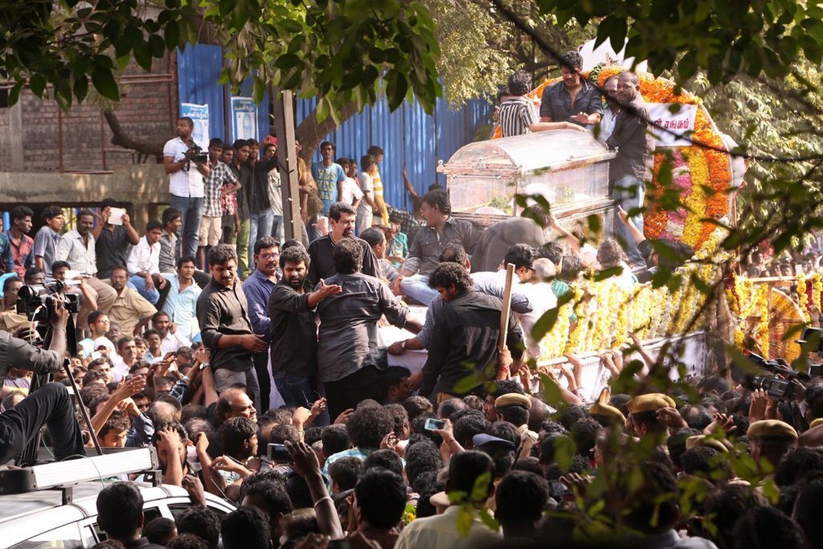 Director K Balachander Condolences Photos - 20 / 255 photos