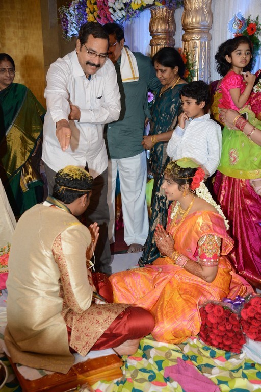 Director K Vasu Daughter Wedding Photos - 20 / 37 photos