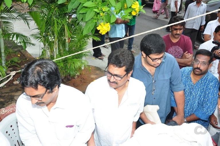 Edida Nageswara Rao Condolences Photos 1 - 1 / 126 photos