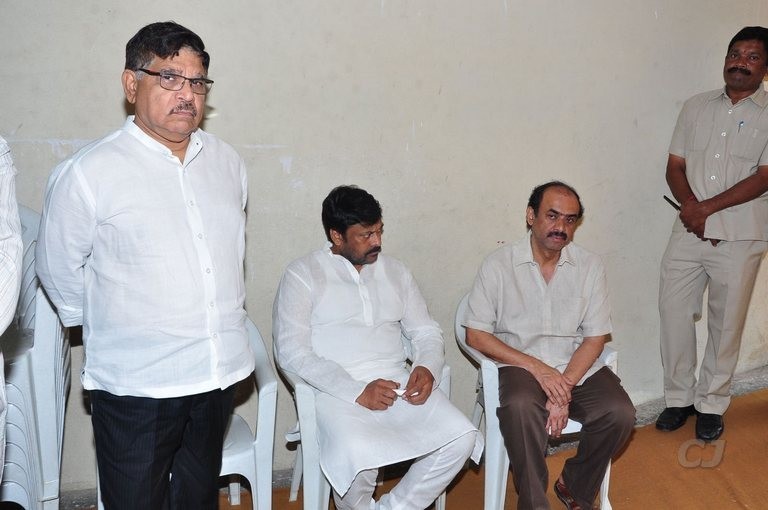 Edida Nageswara Rao Condolences Photos 1 - 6 / 126 photos