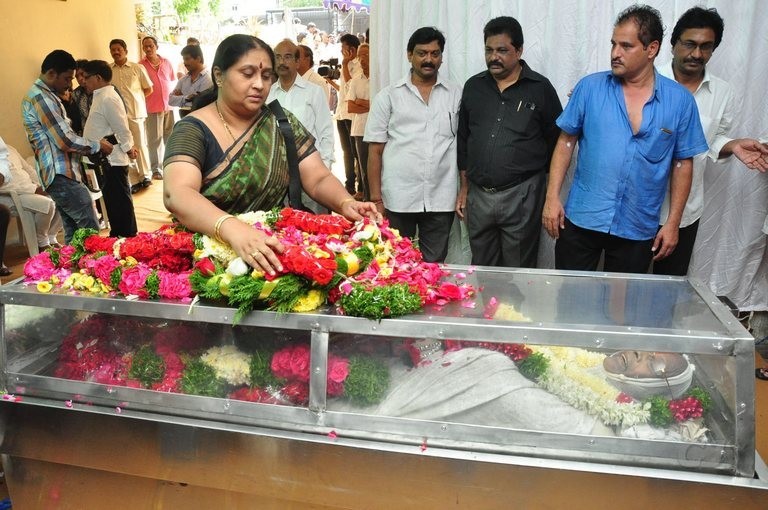 Edida Nageswara Rao Condolences Photos 1 - 10 / 126 photos