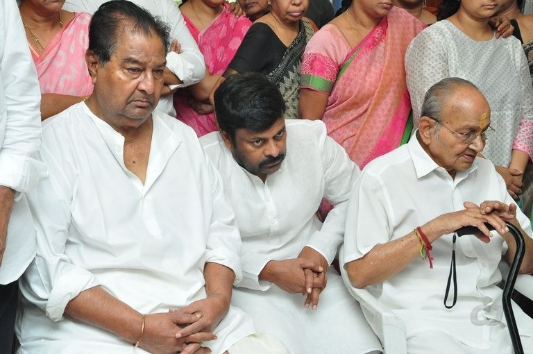 Edida Nageswara Rao Condolences Photos 1 - 14 / 126 photos