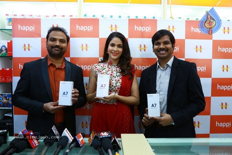 Happi Mobiles Grand Store Launched By Actress Lavanya Tripathi - 10 / 20 photos