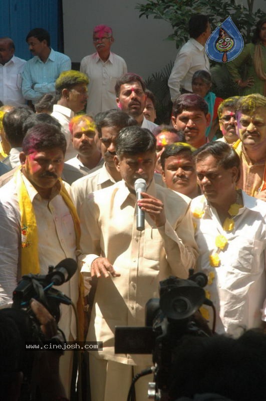 Holi Celebrations in Hyderabad - 6 / 76 photos