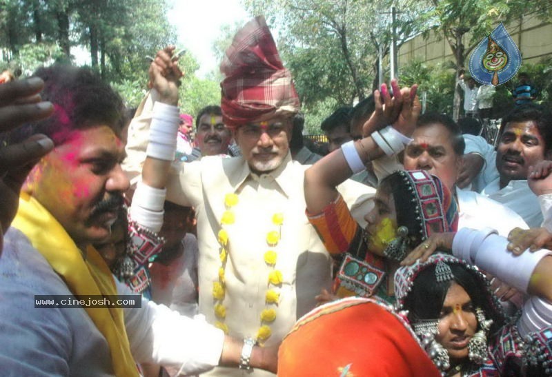 Holi Celebrations in Hyderabad - 14 / 76 photos
