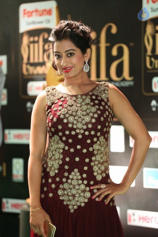 IIFA Utsavam 2017 Awards 1 (Day1) - 6 / 92 photos