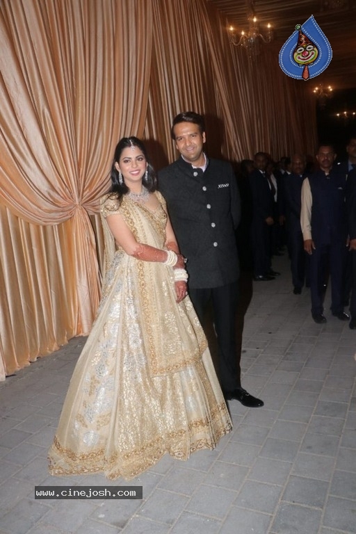 Isha Ambani & Anand Piramal Wedding Reception - 5 / 34 photos