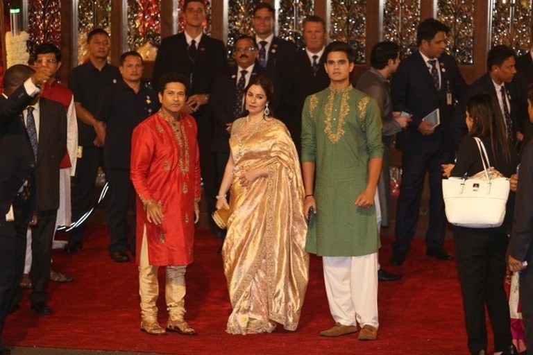 Isha Ambani and Anand Piramal Wedding Pics - 10 / 63 photos