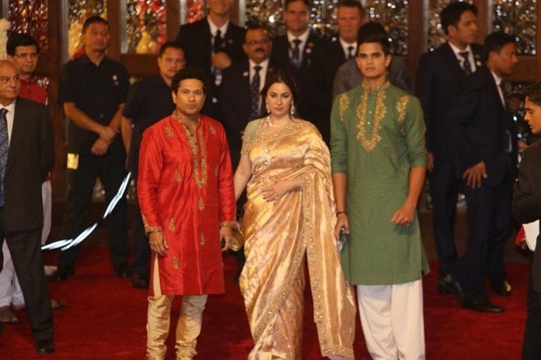 Isha Ambani and Anand Piramal Wedding Pics - 18 / 63 photos