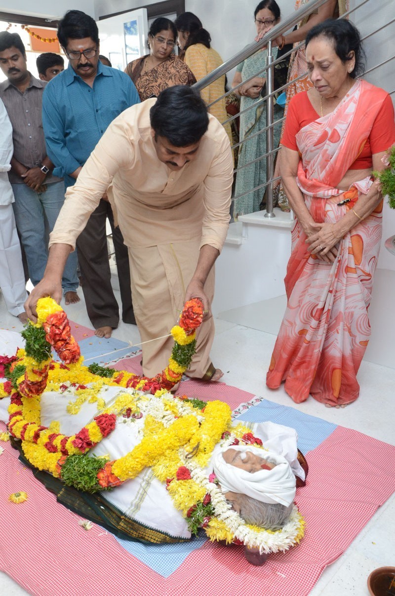 Jamuna Husband Ramana Rao Condolences Photos - 100 / 117 photos