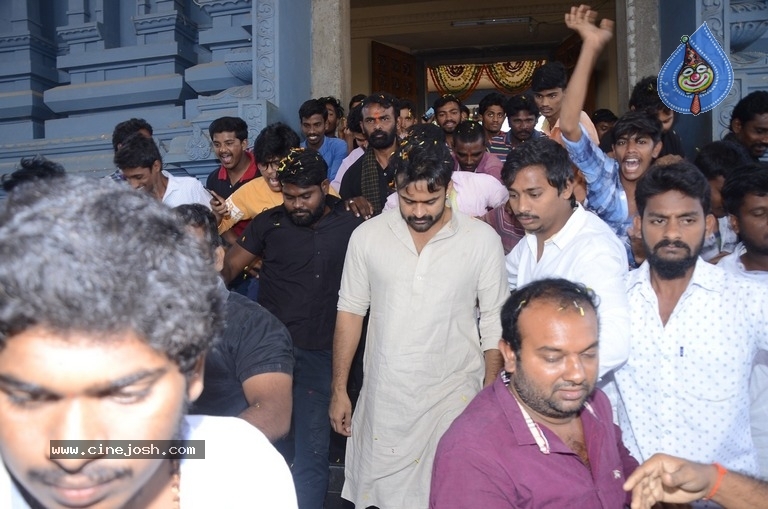 Jawaan Movie Team at Maddi Anjaneya Swamy Temple - 1 / 17 photos