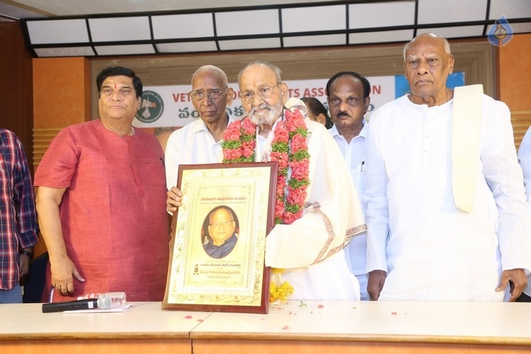 Journalists Association Felicitates Dadasaheb Phalke K Viswanath - 4 / 52 photos