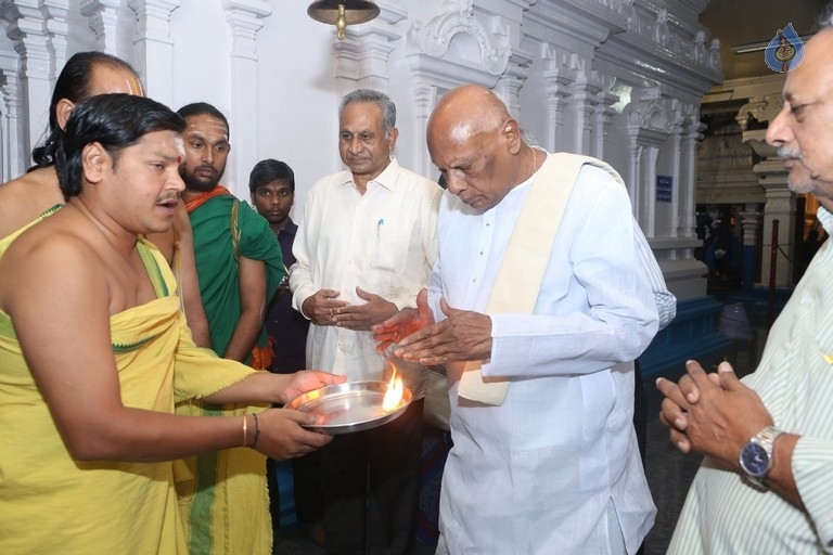 Journalists Association Felicitates Dadasaheb Phalke K Viswanath - 10 / 52 photos