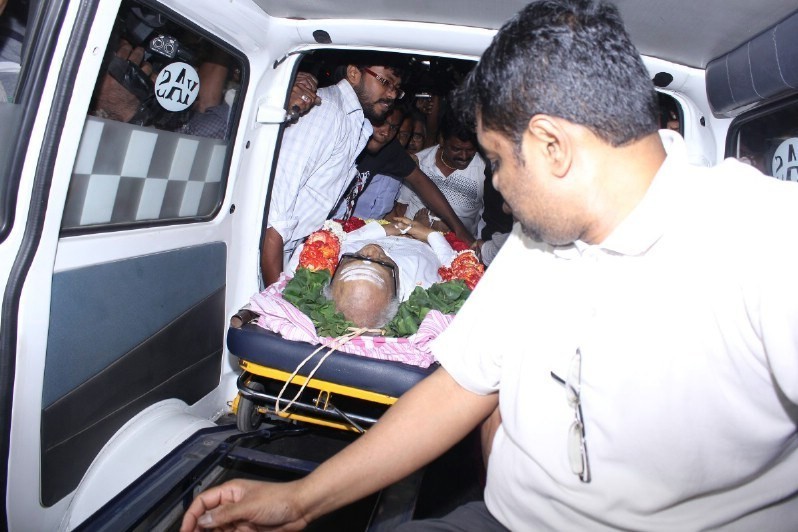 K Balachander Condolences Photos - 15 / 71 photos